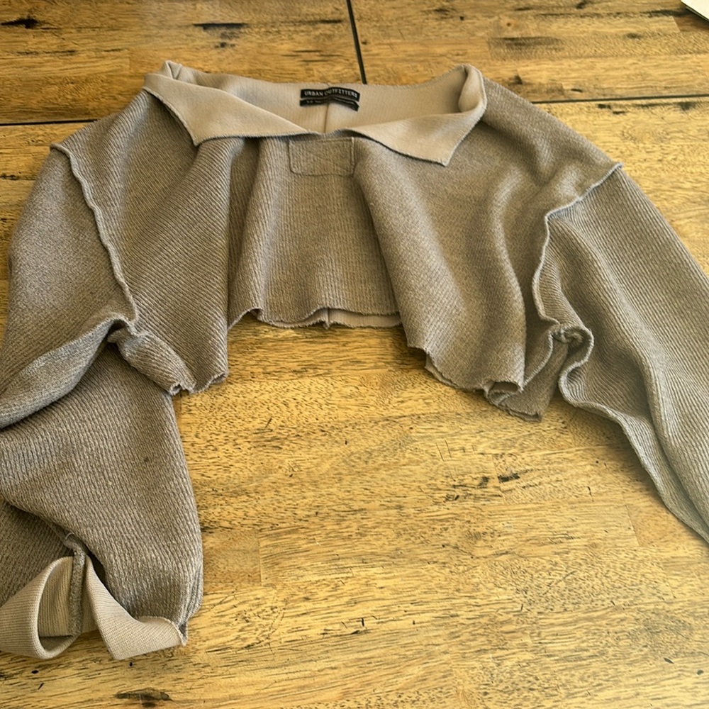 urban outfitters cropped sweater